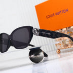 Louis vuitton V-Logo Oversized Sunglasses with Monogram Temples (Model 3883) Cat-Eye
