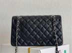 Chanel timeless classic Flap bag lambskin