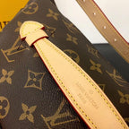 Louis Vuitton Bumbag Monogram canvas