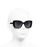 CHANEL 5422B Square
