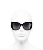 CHANEL 5422B Square